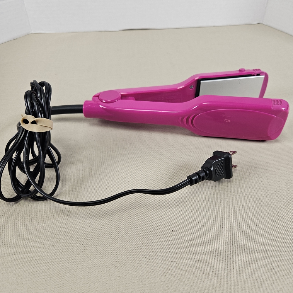 Conair Pink Hair Straightener - Picture 3 of 9